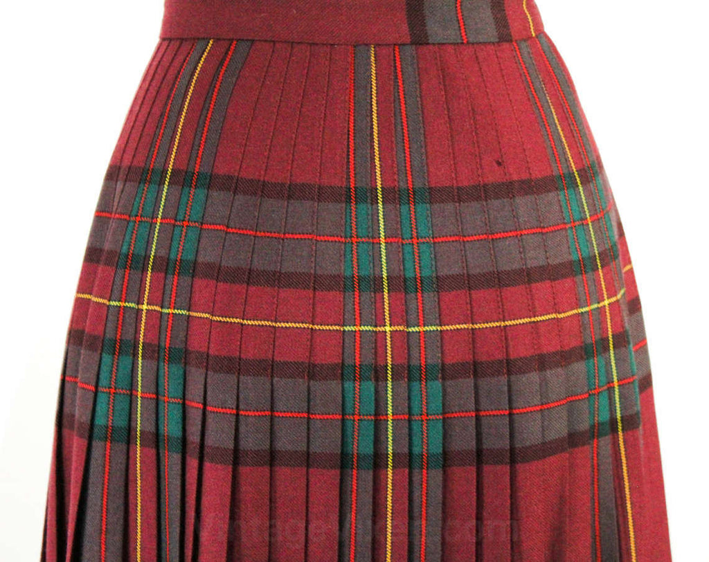 Size 8 Kilt Skirt - Beautiful 1980s Plum & Green Plaid Pleated