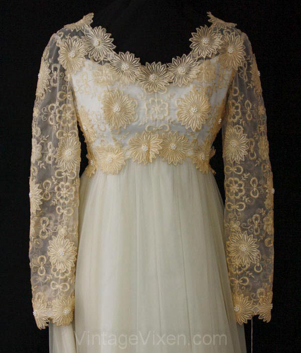 Size 4 Wedding Dress - Angelic Early 60s Daisy Lace Empire Bridal